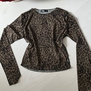 Mesh leopard long sleeve top